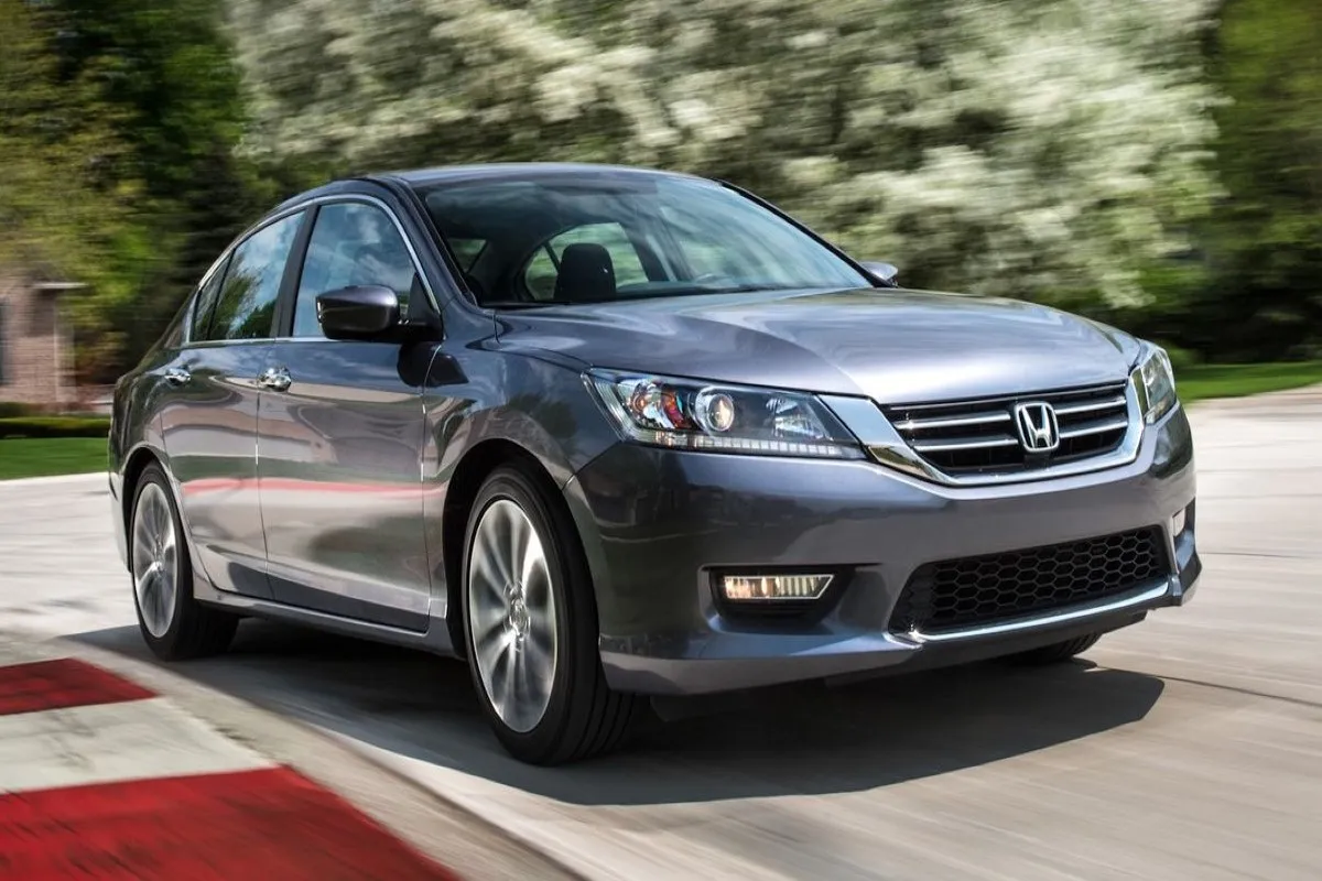 honda-accord-neden-hararet-